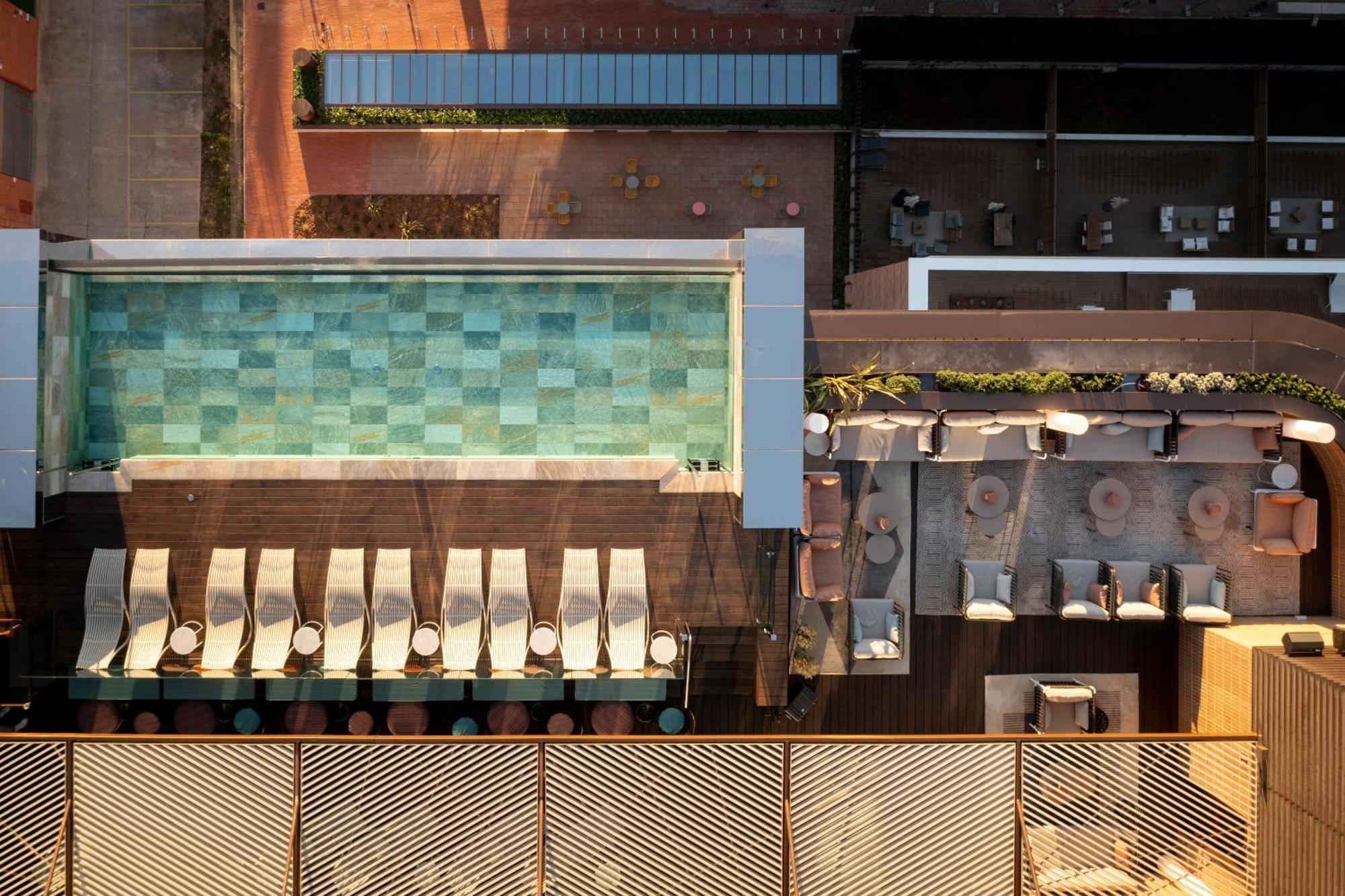 Labtwentytwo Barcelona, A Tribute Portfolio Hotel By Marriott Bagian luar foto