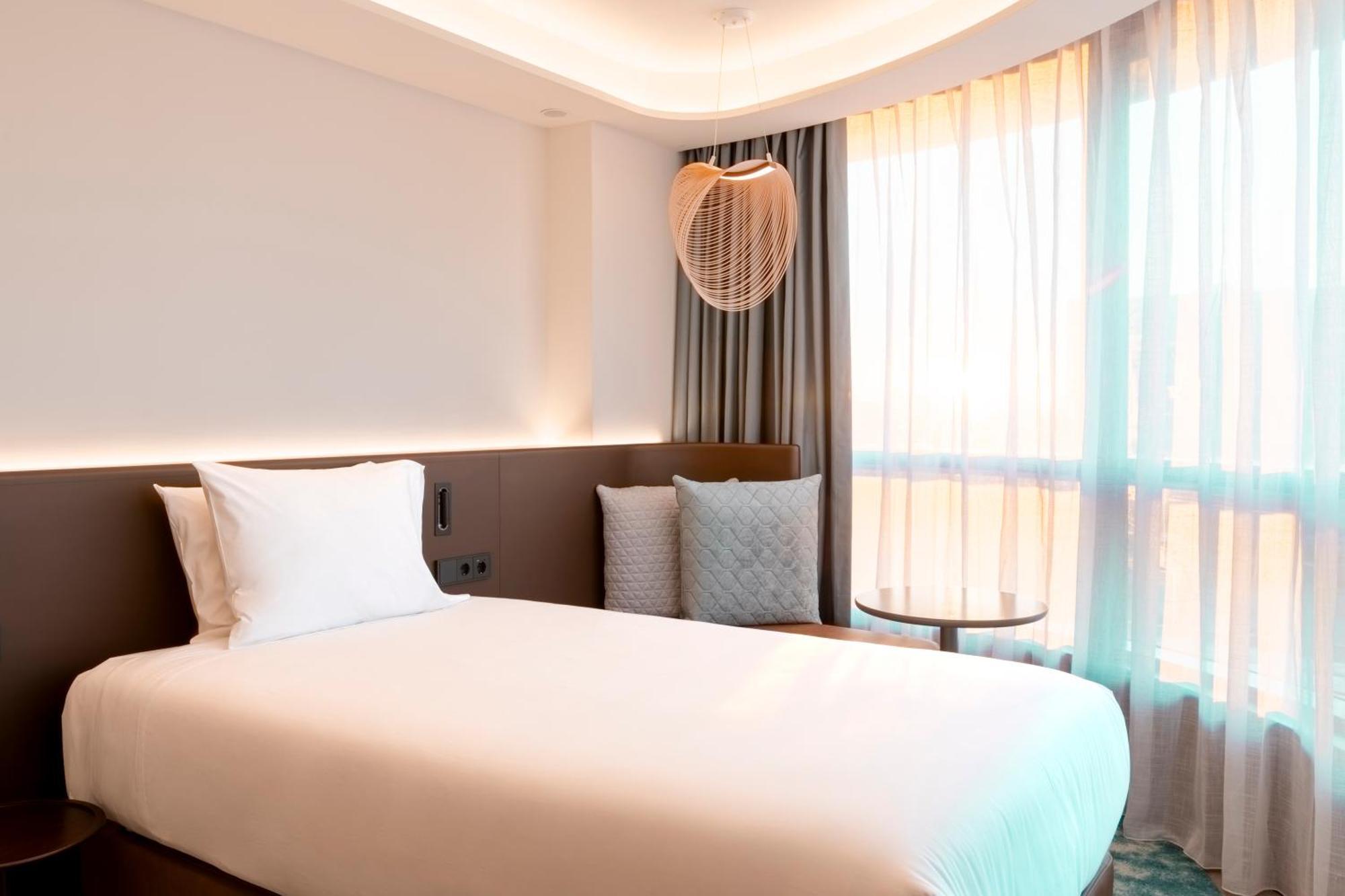 Labtwentytwo Barcelona, A Tribute Portfolio Hotel By Marriott Bagian luar foto