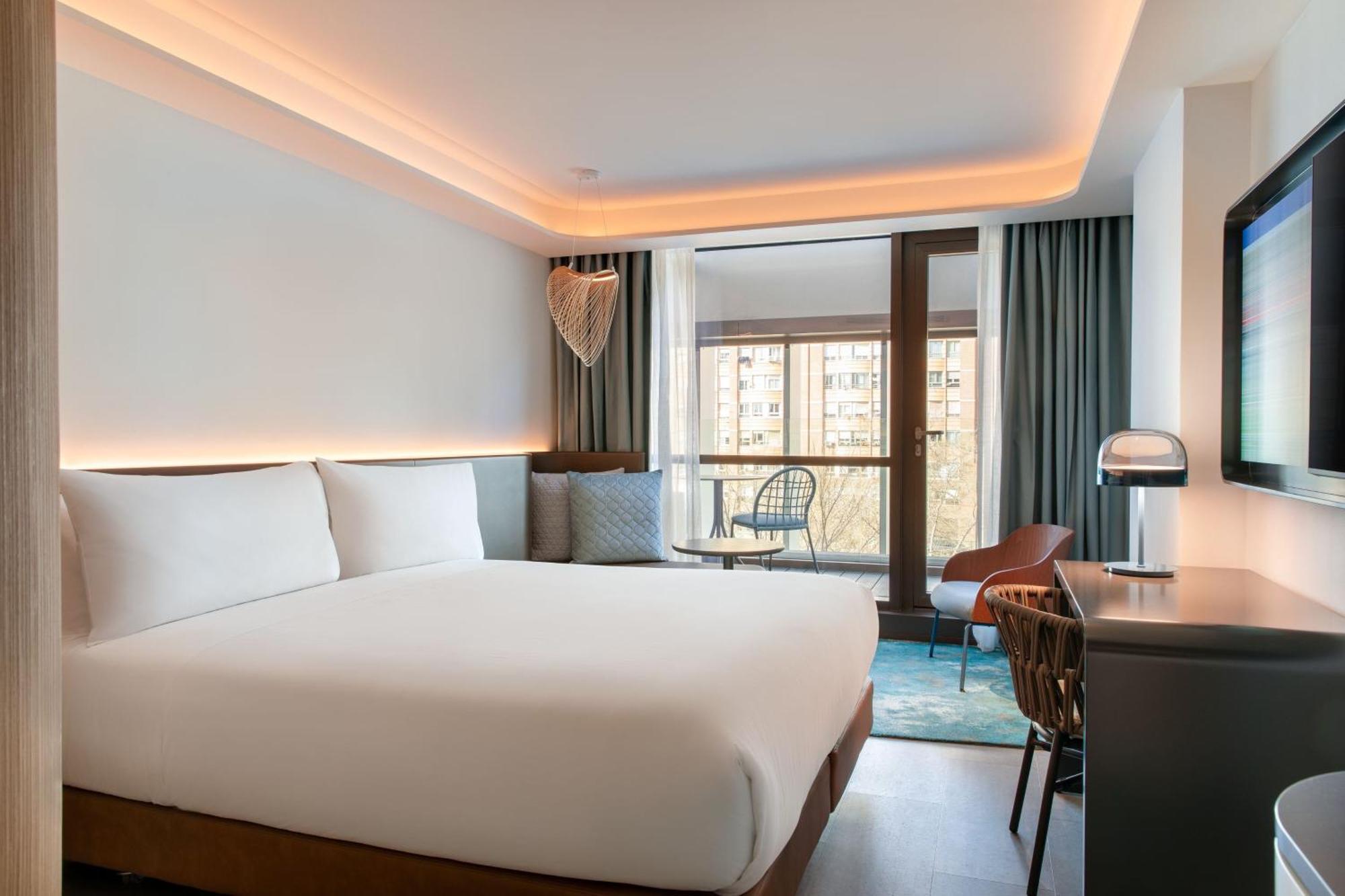 Labtwentytwo Barcelona, A Tribute Portfolio Hotel By Marriott Bagian luar foto