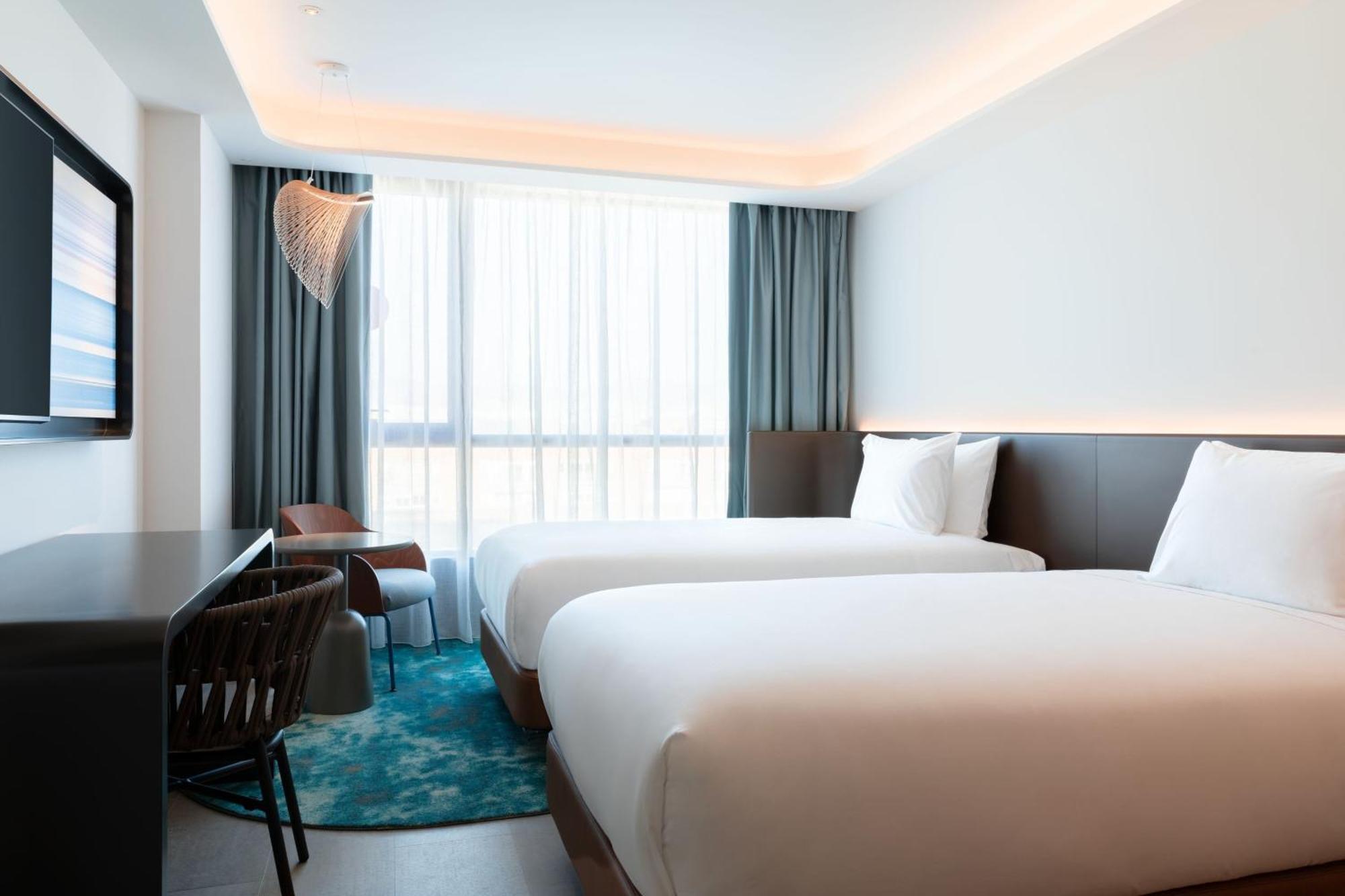 Labtwentytwo Barcelona, A Tribute Portfolio Hotel By Marriott Bagian luar foto
