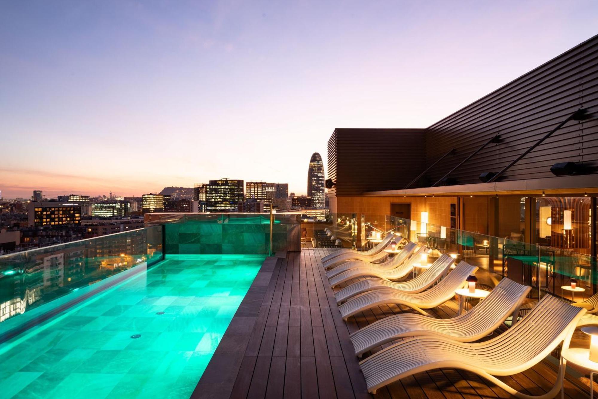 Labtwentytwo Barcelona, A Tribute Portfolio Hotel By Marriott Bagian luar foto