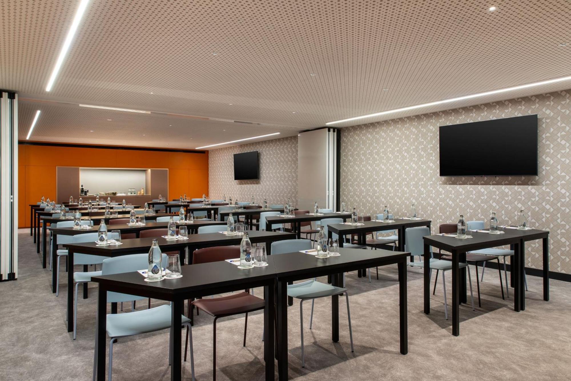 Labtwentytwo Barcelona, A Tribute Portfolio Hotel By Marriott Bagian luar foto