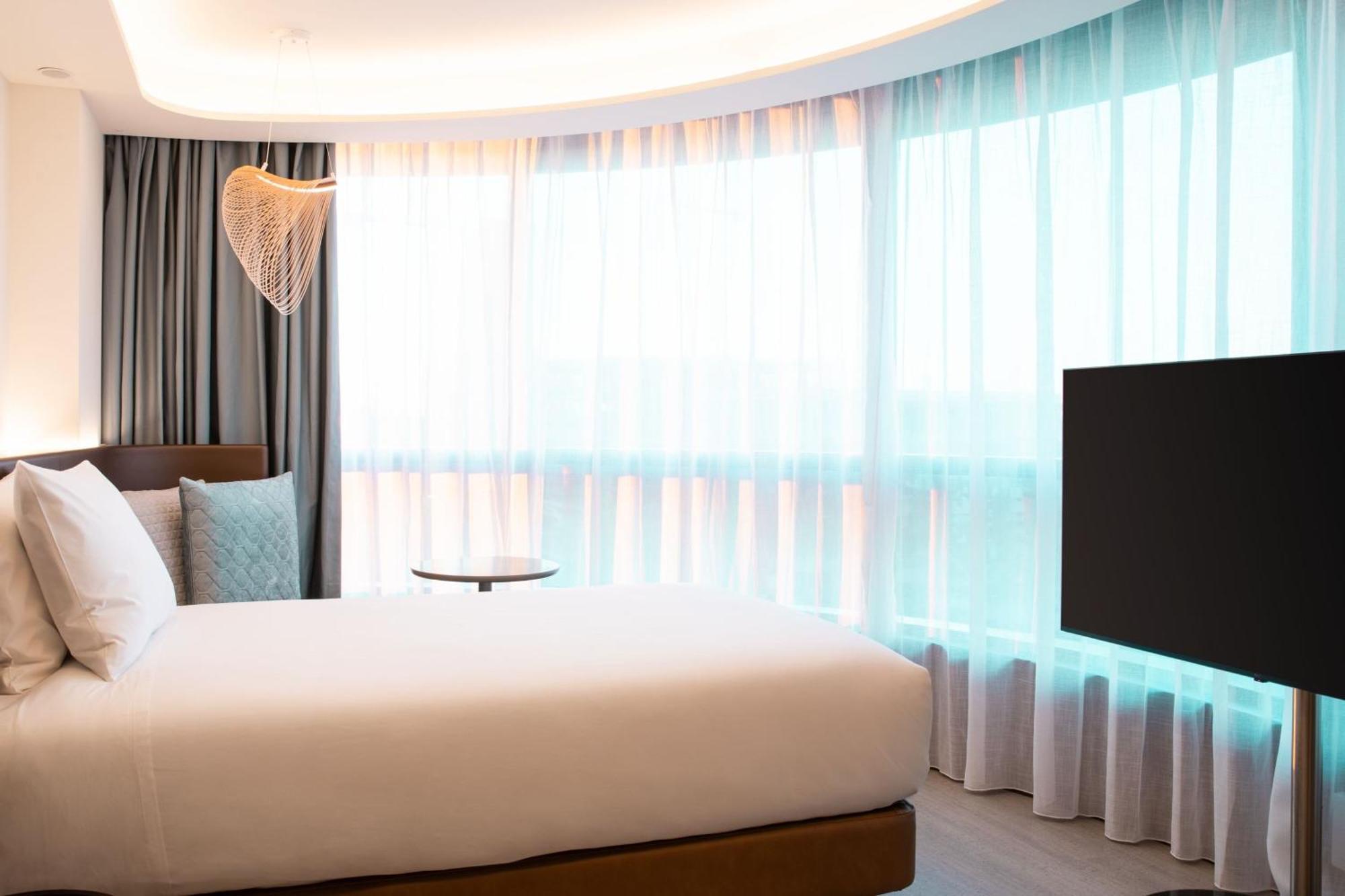 Labtwentytwo Barcelona, A Tribute Portfolio Hotel By Marriott Bagian luar foto