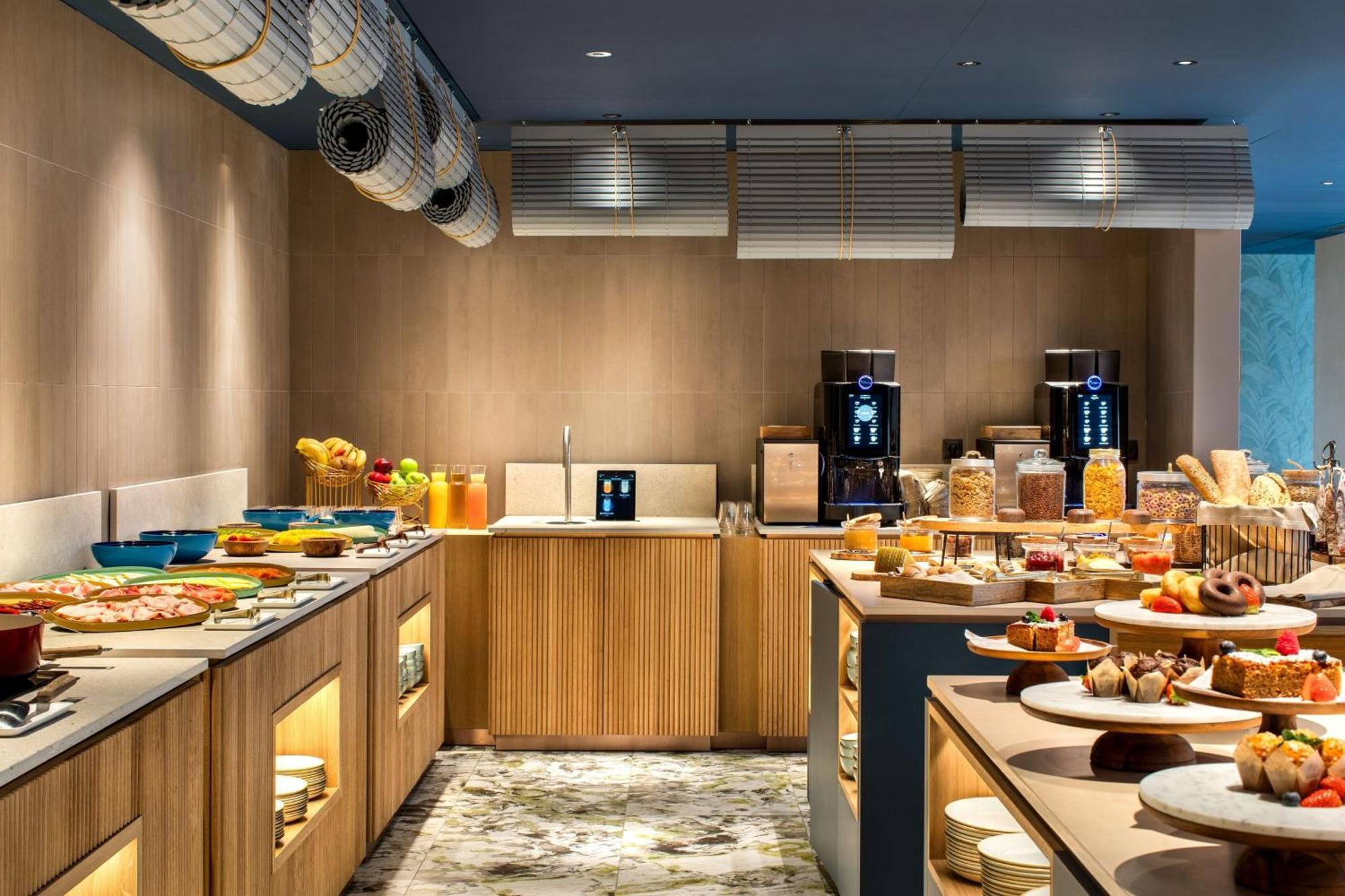 Labtwentytwo Barcelona, A Tribute Portfolio Hotel By Marriott Bagian luar foto
