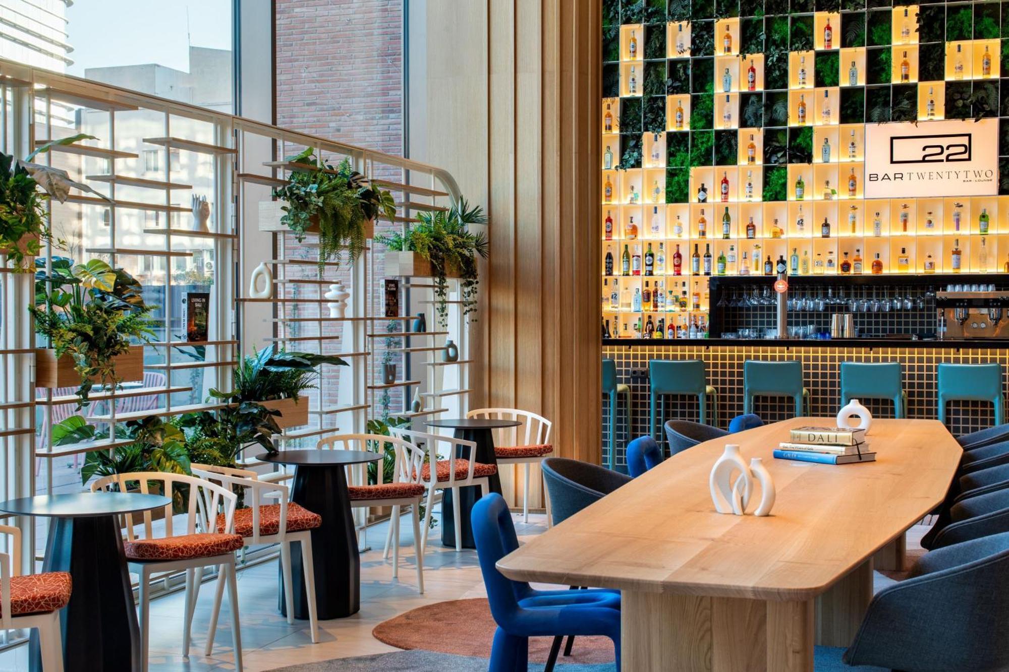 Labtwentytwo Barcelona, A Tribute Portfolio Hotel By Marriott Bagian luar foto