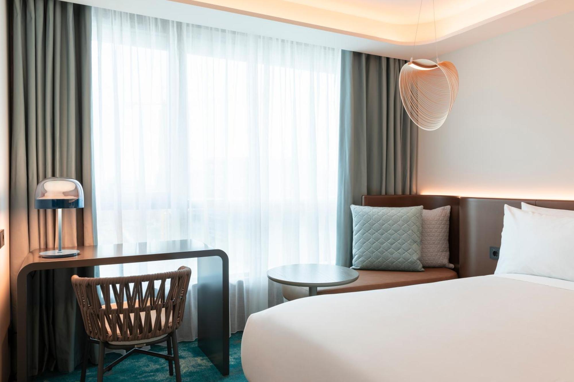 Labtwentytwo Barcelona, A Tribute Portfolio Hotel By Marriott Bagian luar foto