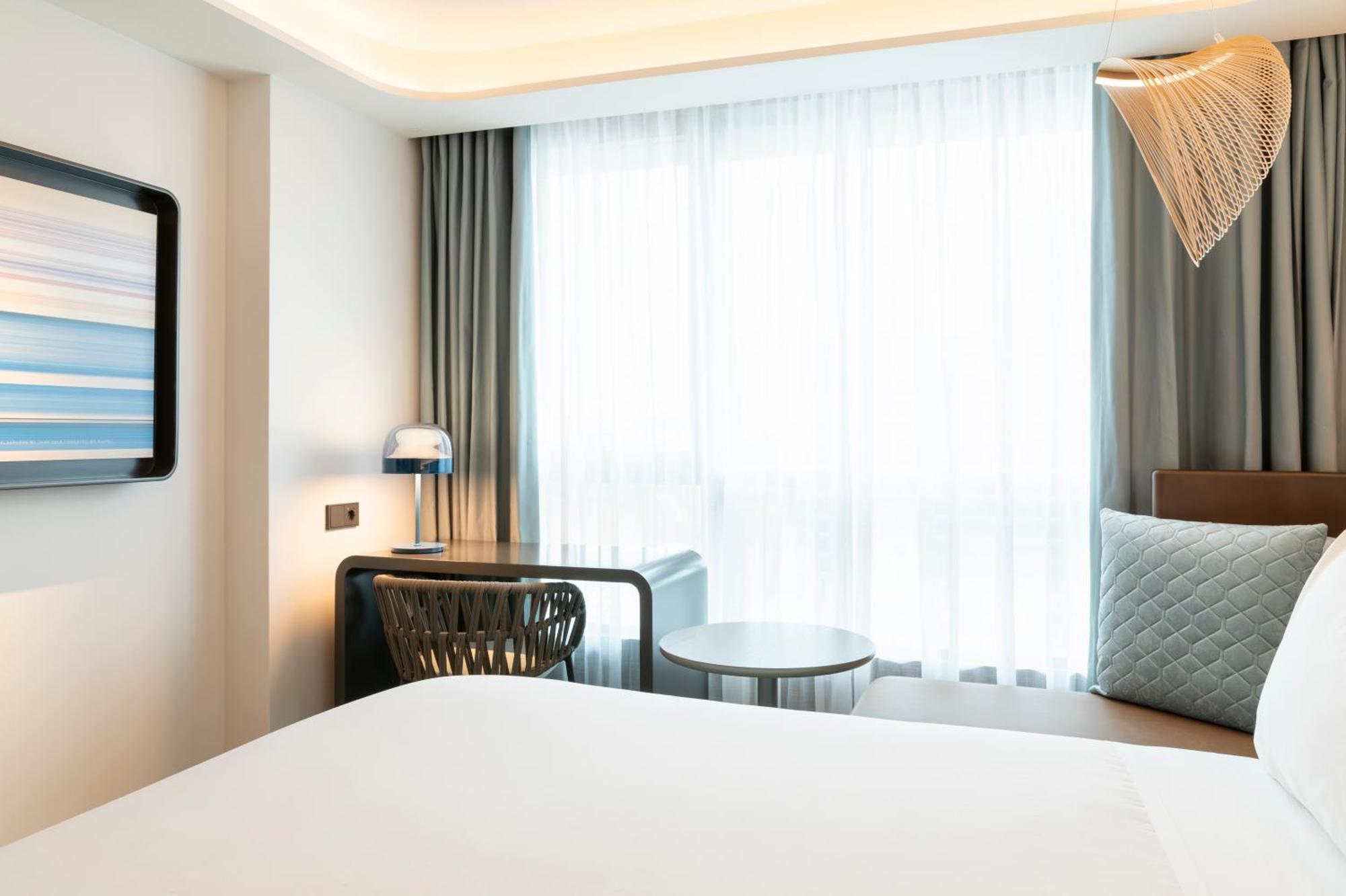 Labtwentytwo Barcelona, A Tribute Portfolio Hotel By Marriott Bagian luar foto