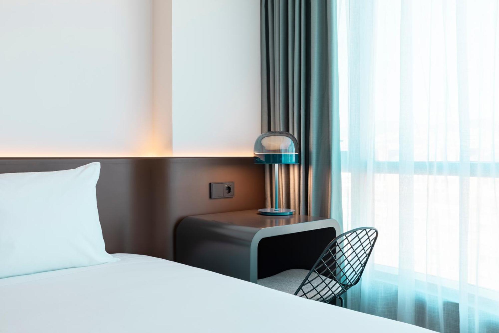 Labtwentytwo Barcelona, A Tribute Portfolio Hotel By Marriott Bagian luar foto