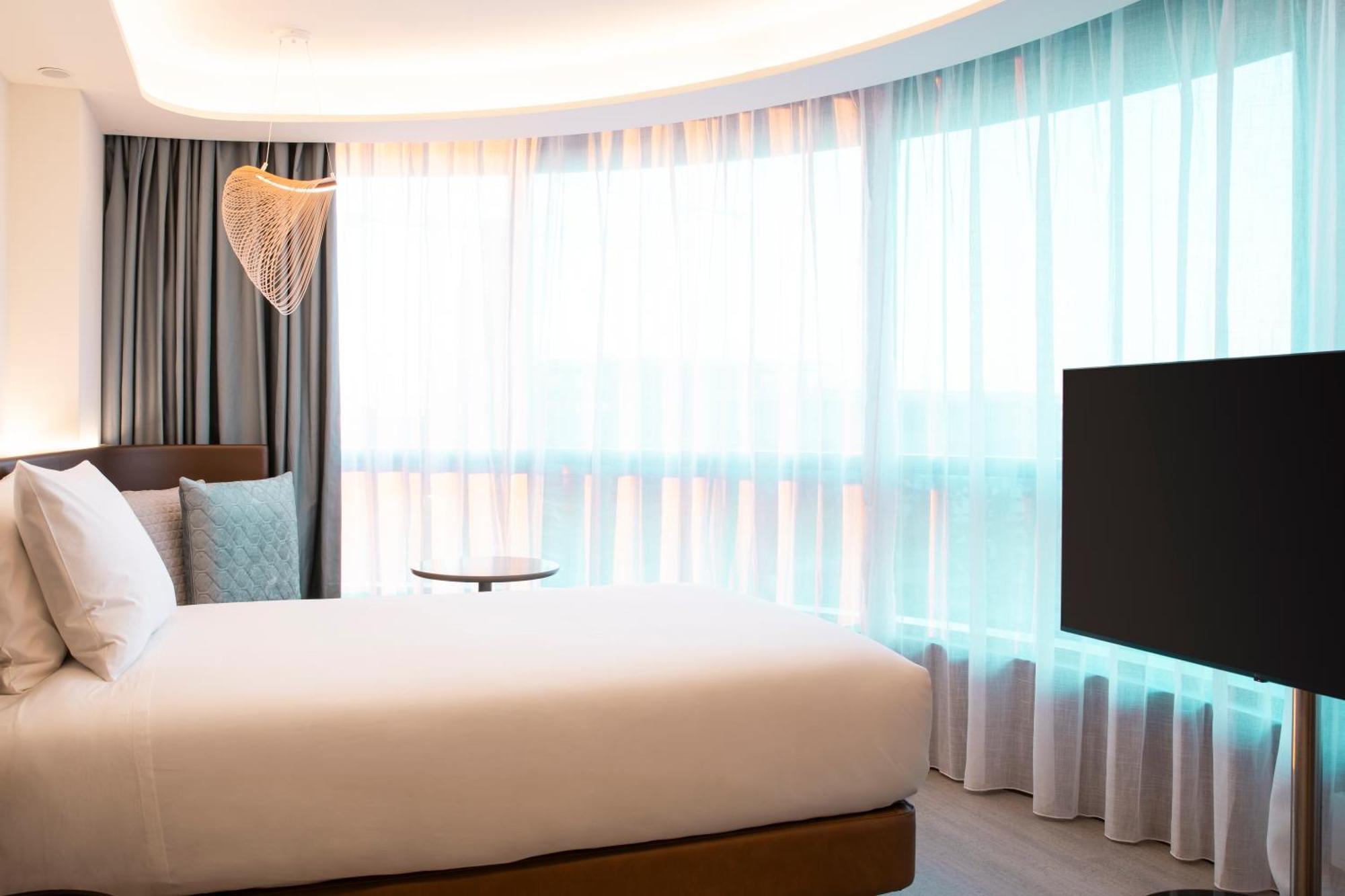 Labtwentytwo Barcelona, A Tribute Portfolio Hotel By Marriott Bagian luar foto